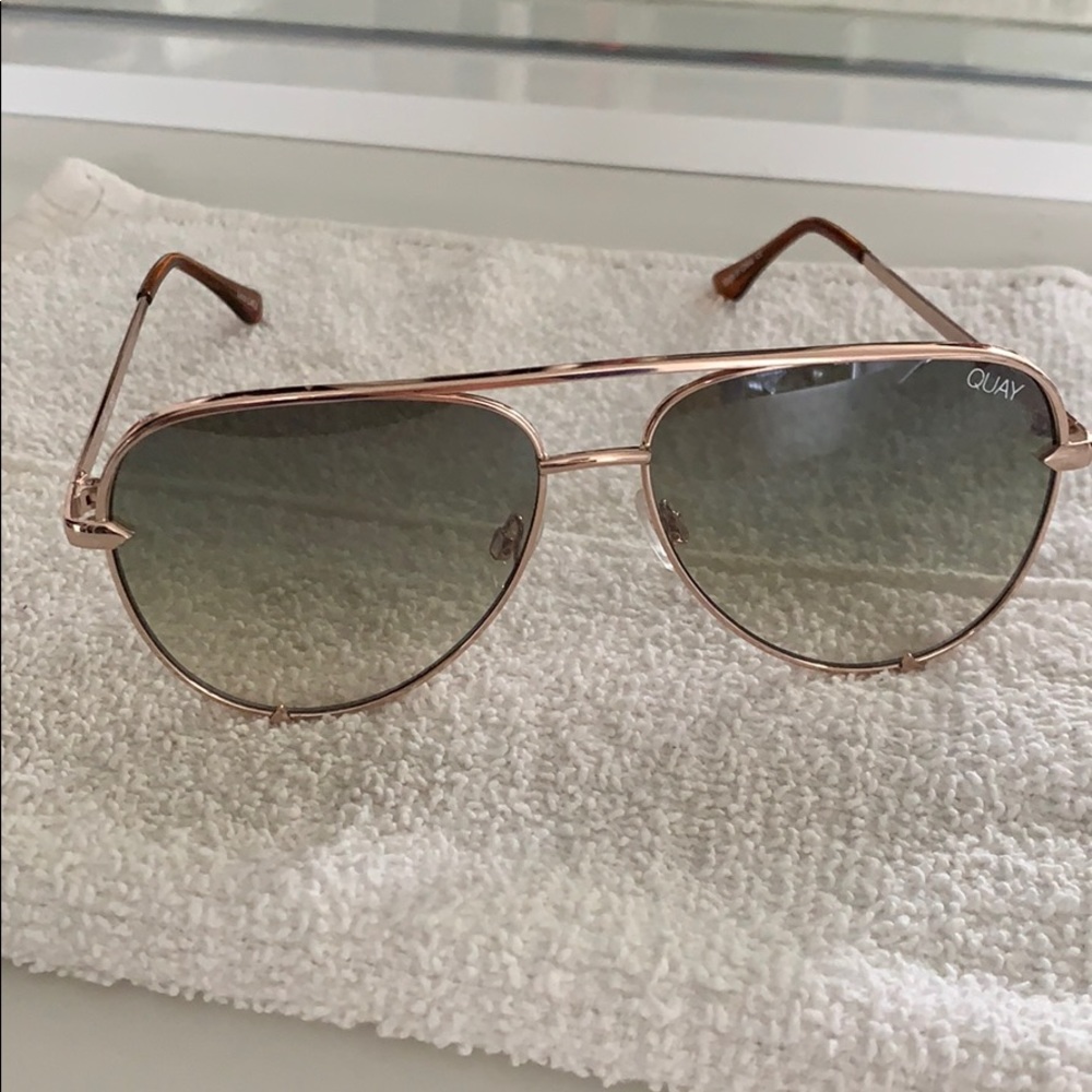 Quay high key mini. Desi Perkins